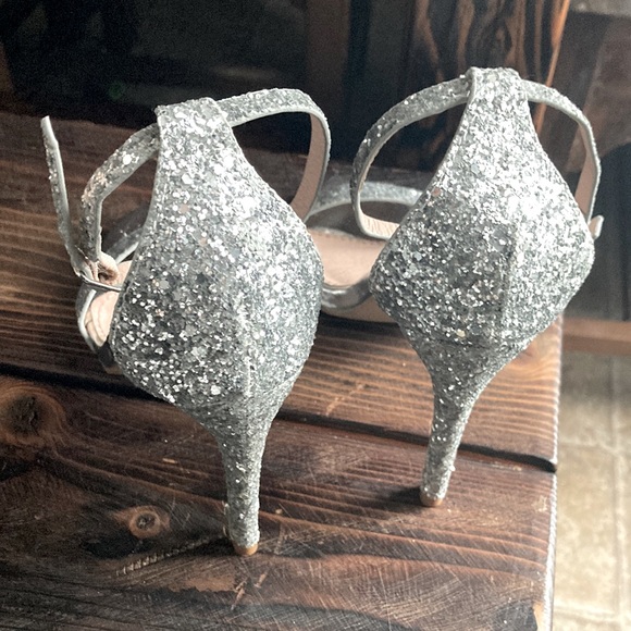 Shoes - Silver sparkle heels